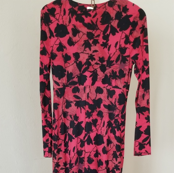 Dress - Picture 2 of 4